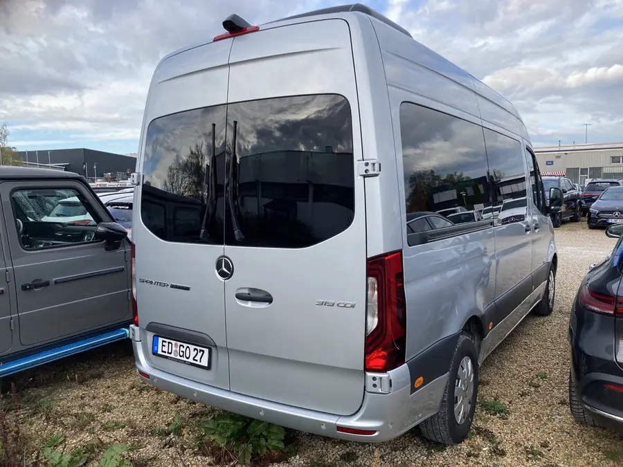 Sprinter 9-seater rear and luggage-focused transport setup