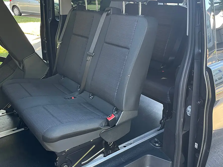 V-Class cabin and seating layout for 8 passengers