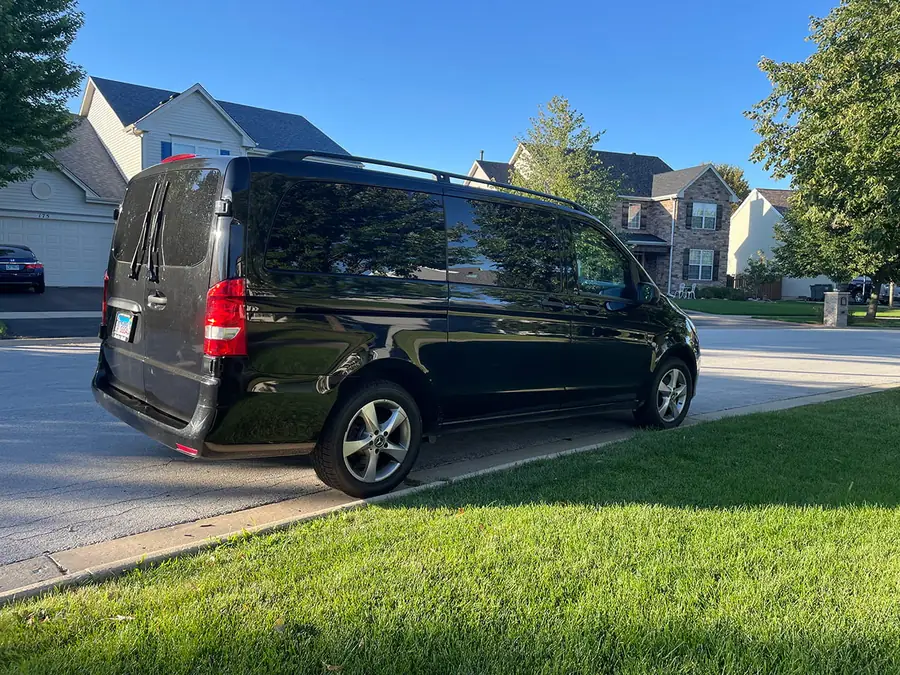 8-seater Mercedes van rental in Germany with luggage room