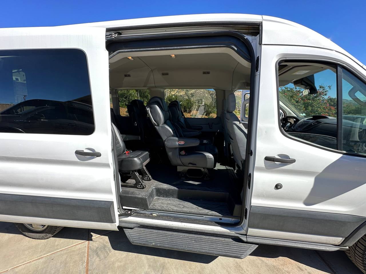 9 Reclining Business Van Transit