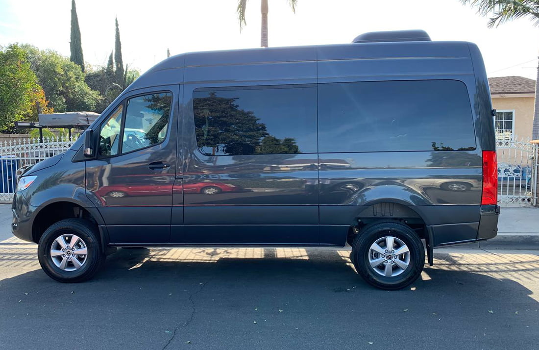 4X4 Passenger Van 4WD